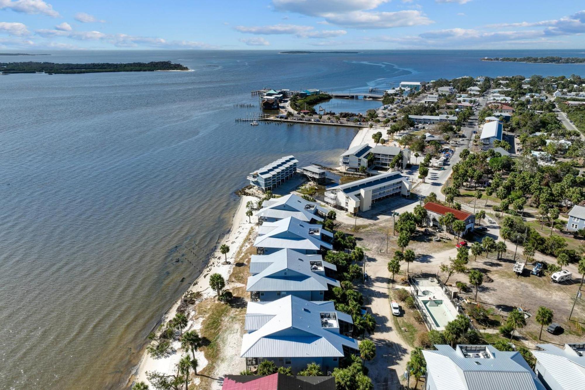 Beachfront Cedar Key Retreat With Pool Access! Εξωτερικό φωτογραφία