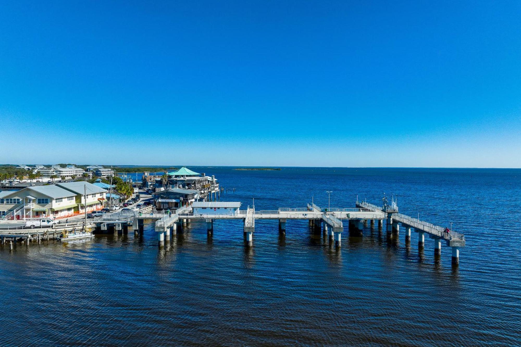 Beachfront Cedar Key Retreat With Pool Access! Εξωτερικό φωτογραφία