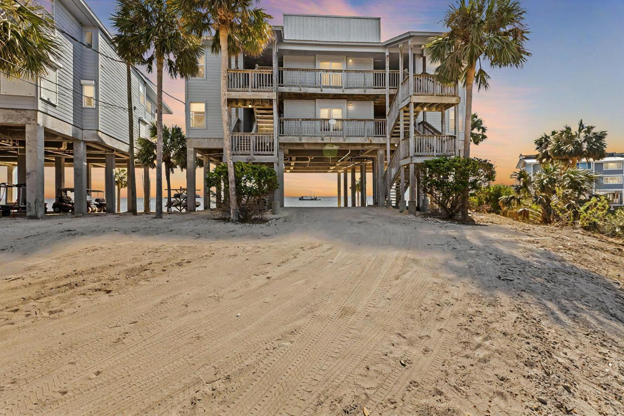 Beachfront Cedar Key Retreat With Pool Access! Εξωτερικό φωτογραφία
