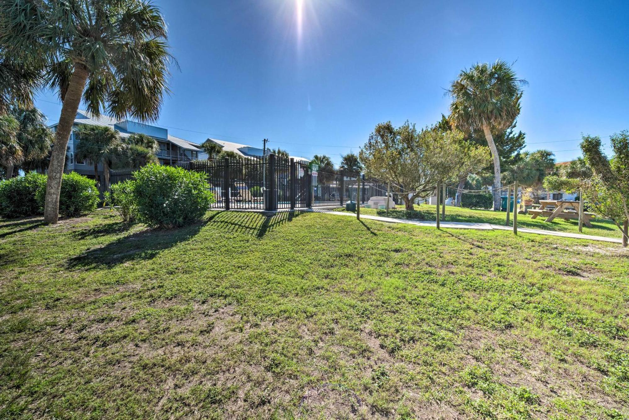 Beachfront Cedar Key Retreat With Pool Access! Εξωτερικό φωτογραφία