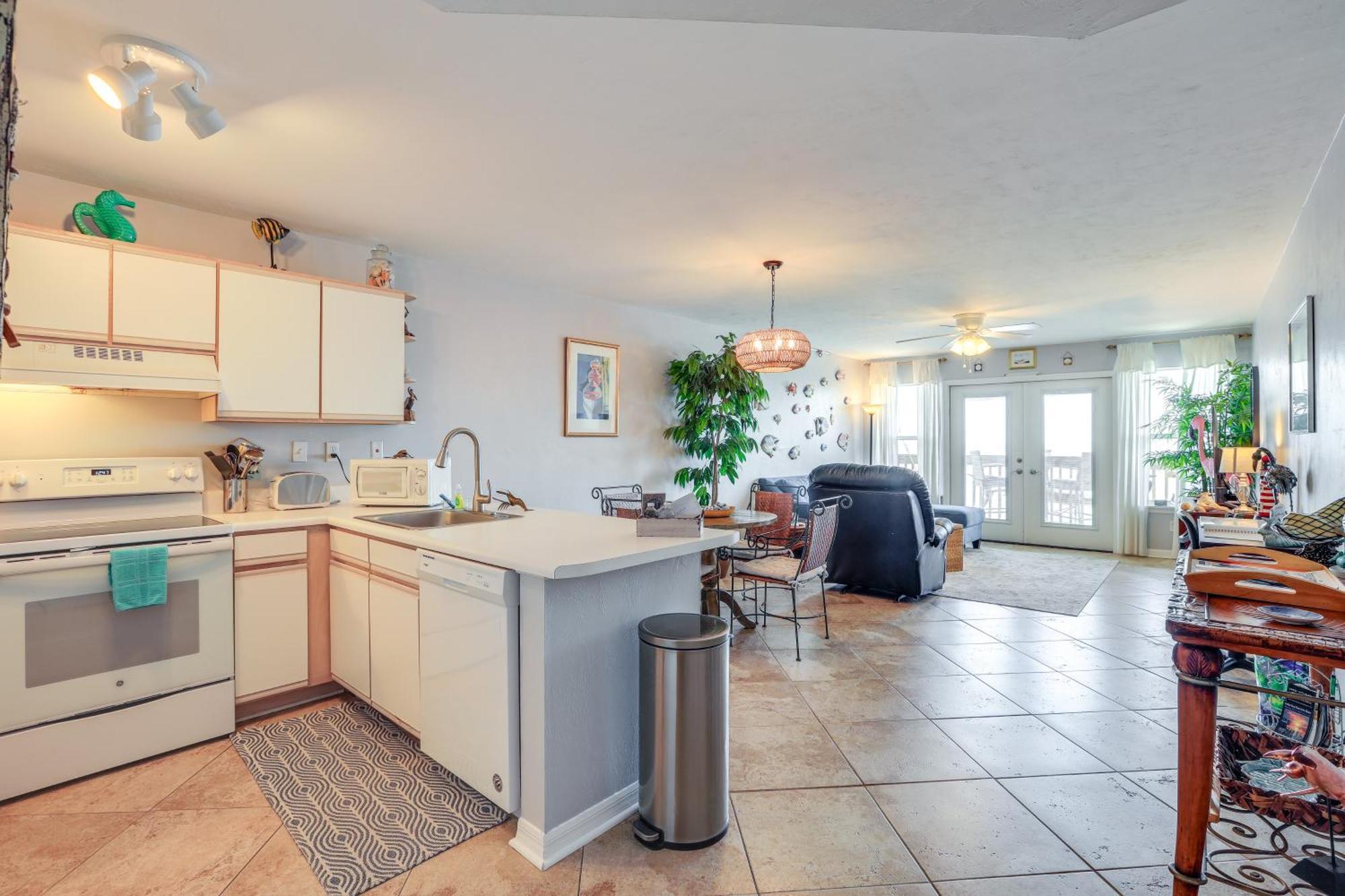 Beachfront Cedar Key Retreat With Pool Access! Εξωτερικό φωτογραφία